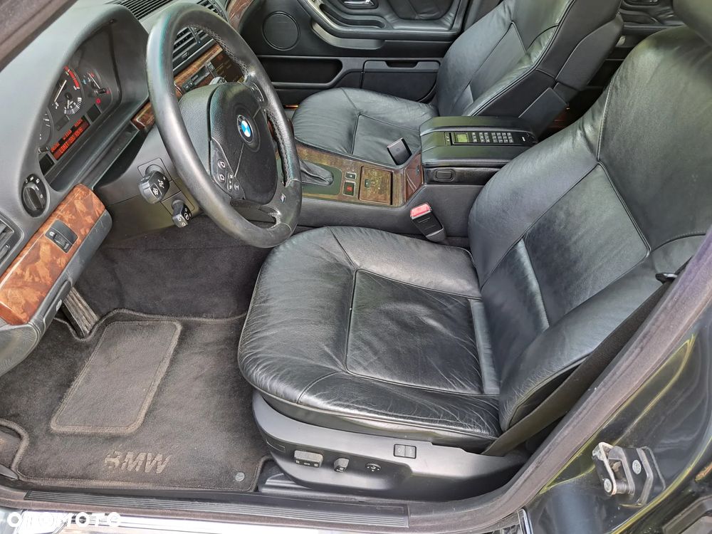 BMW Seria 7 - 14