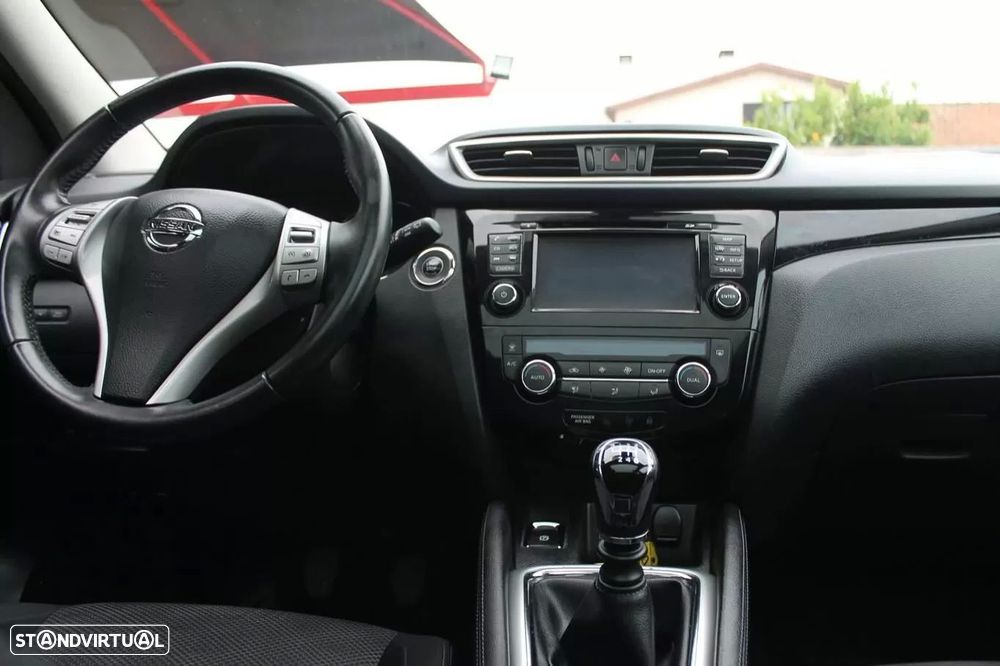 Nissan Qashqai 1.5 dCi N-Connecta - 6