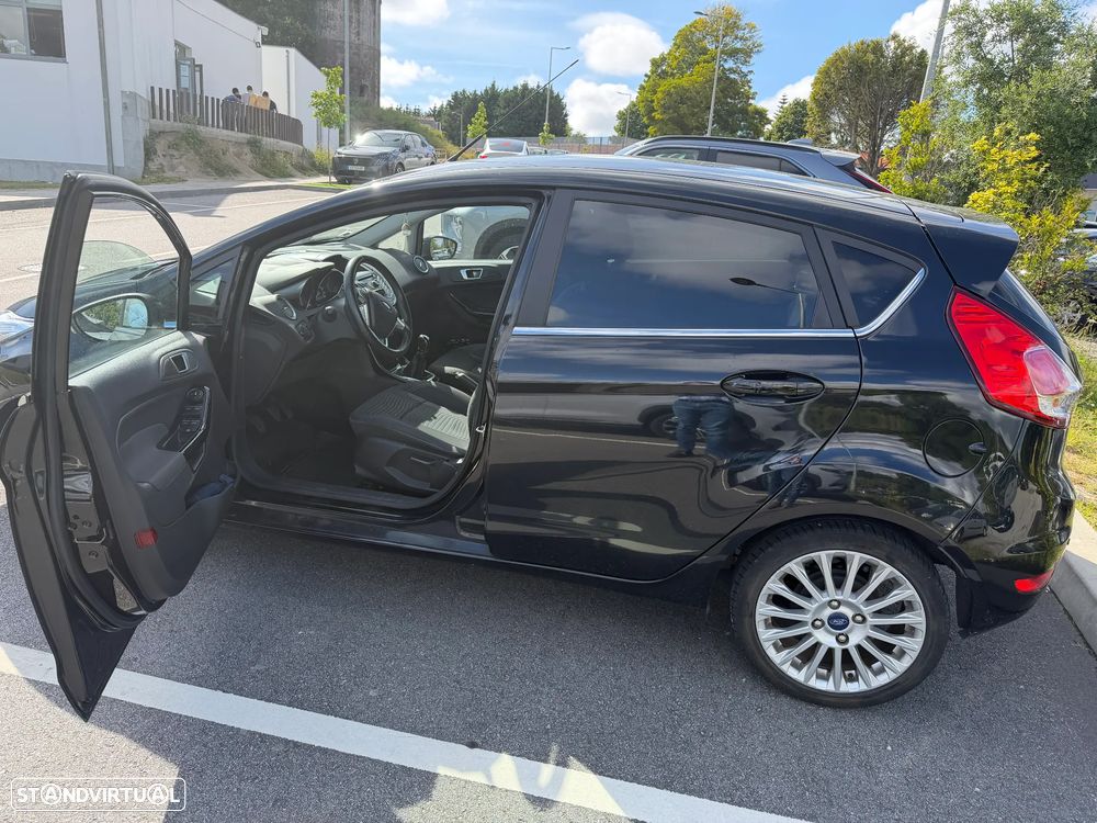 Ford Fiesta 1.0 T EcoBoost Titanium - 4