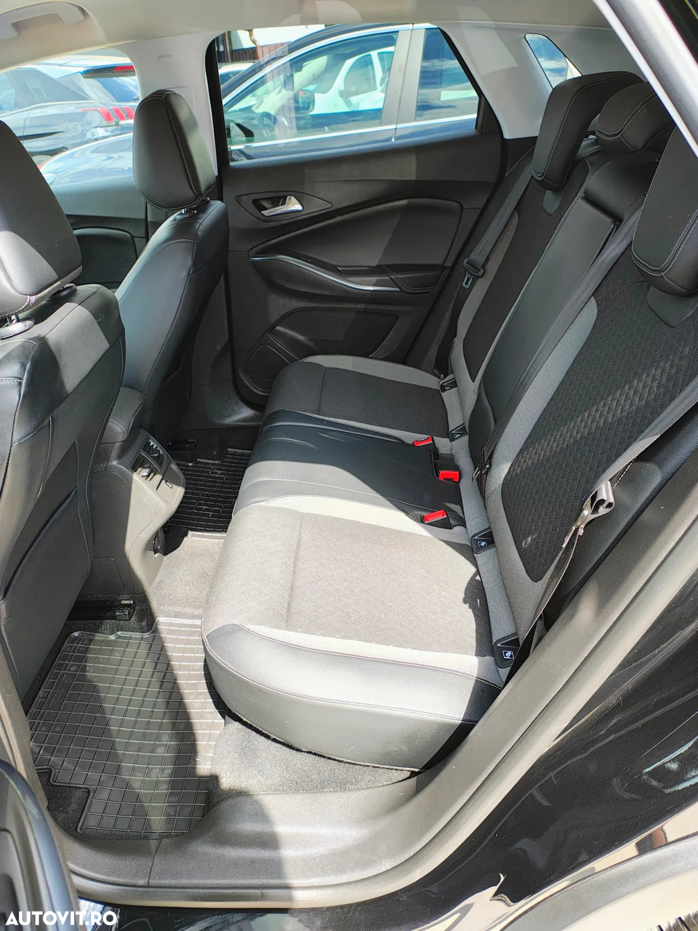 Opel Grandland X 1.2 Start/Stop Business Edition - 23