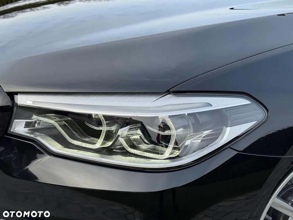 BMW Seria 5 520d Sport Line - 19