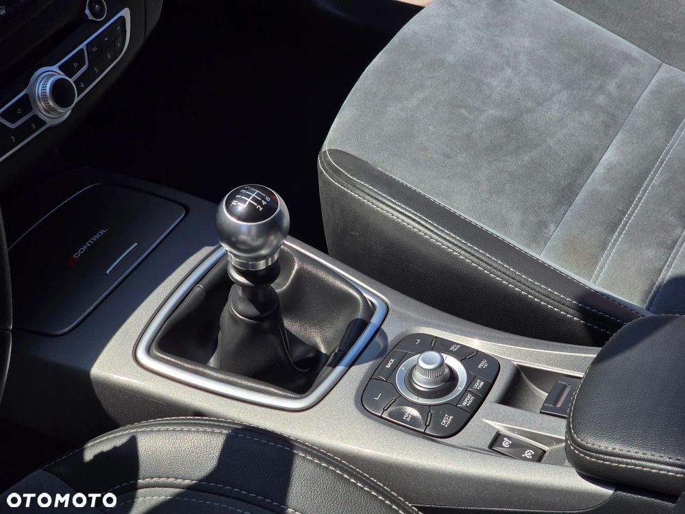 Renault Laguna 2.0 dCi Initiale ESM - 13