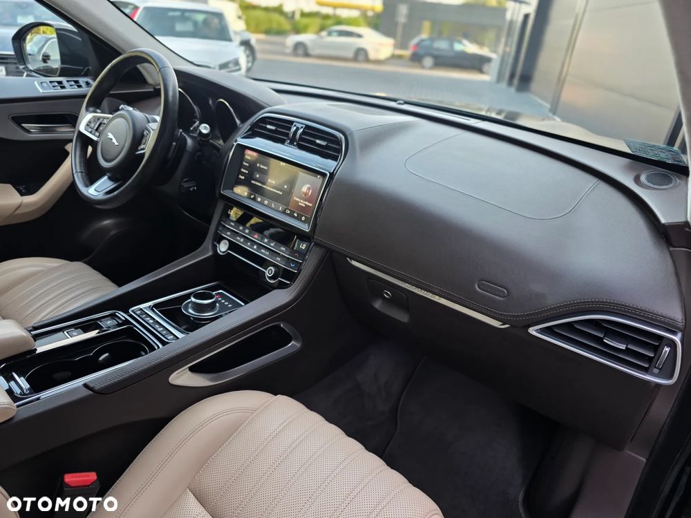 Jaguar F-Pace 2.0 i4P AWD Portfolio - 19