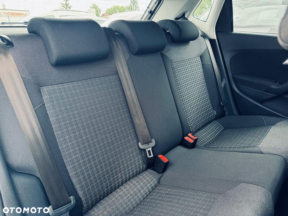 Volkswagen Polo 1.2 TSI BMT Comfortline - 17