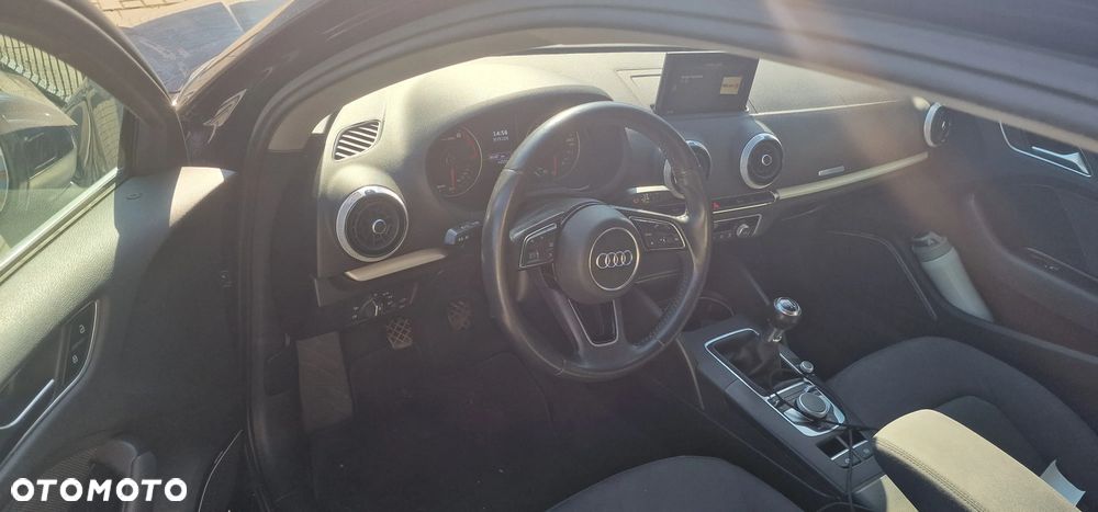 Audi A3 Limousine 1.5 TFSI cylinder on demand sport - 2