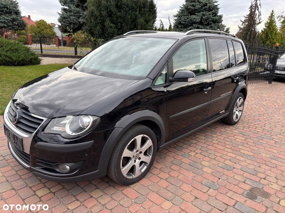 Volkswagen Touran 2009 photo 4