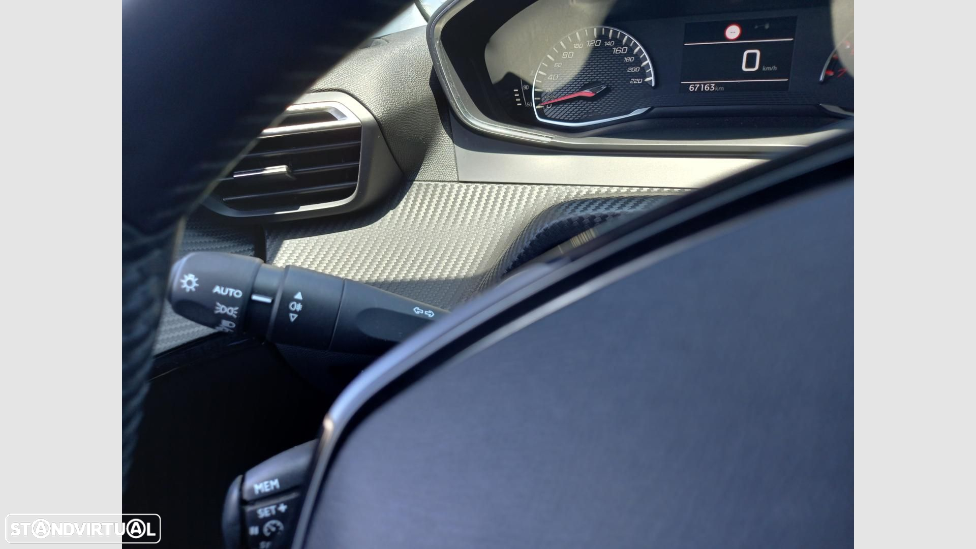 Peugeot 208 1.2 PureTech Active Pack - 24