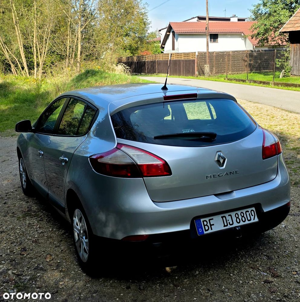 Renault Megane 1.6 16V 100 Authentique - 11