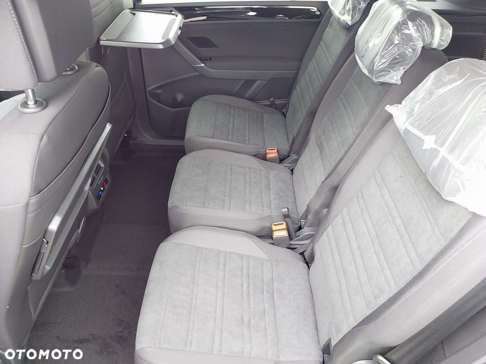 Volkswagen Touran - 20