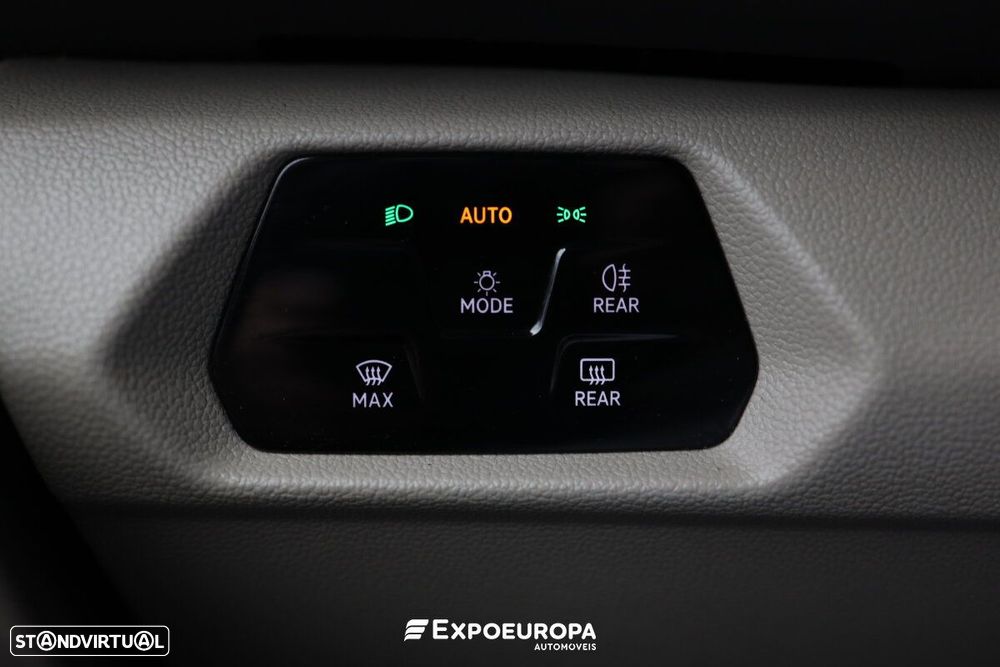 VW Multivan 2.0 TDI Life DSG - 25