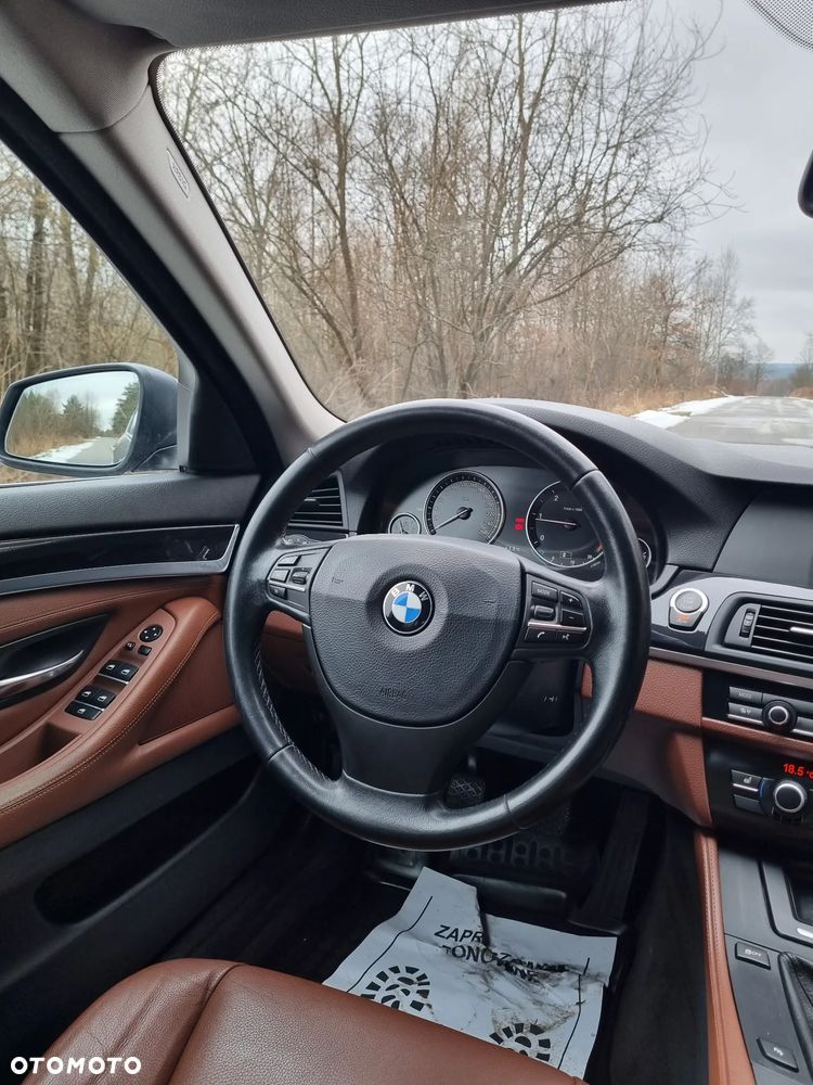 BMW Seria 5 520d - 23