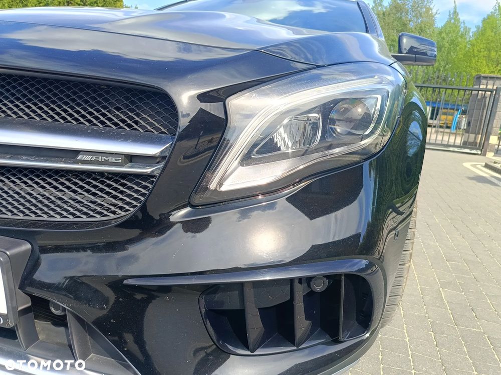 Mercedes-Benz GLA - 25