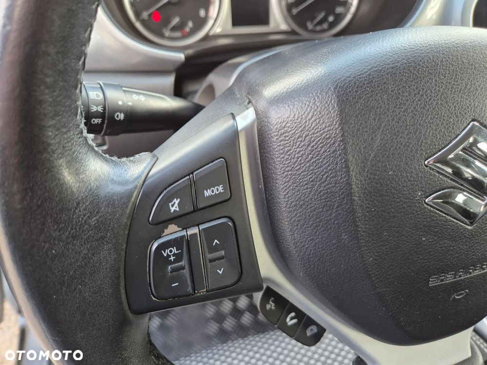 Suzuki Vitara 1.6 Premium 4WD - 23