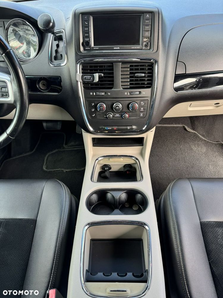 Dodge Grand Caravan - 18