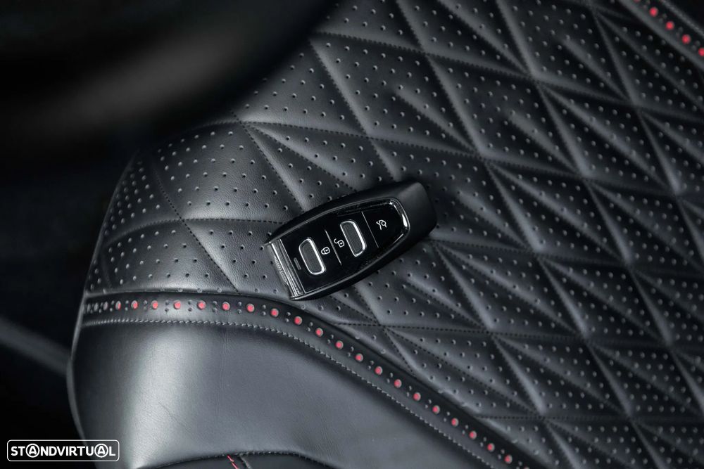 Aston Martin DB12 Coupé V8 Auto - 49