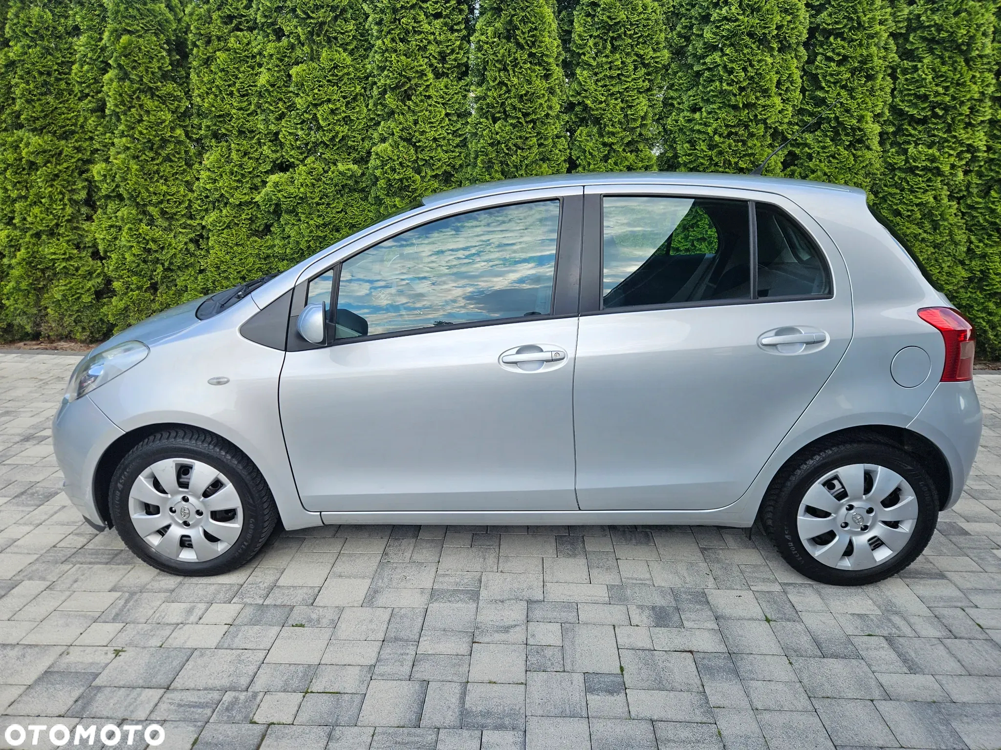 Toyota Yaris 1.3 Sol - 2