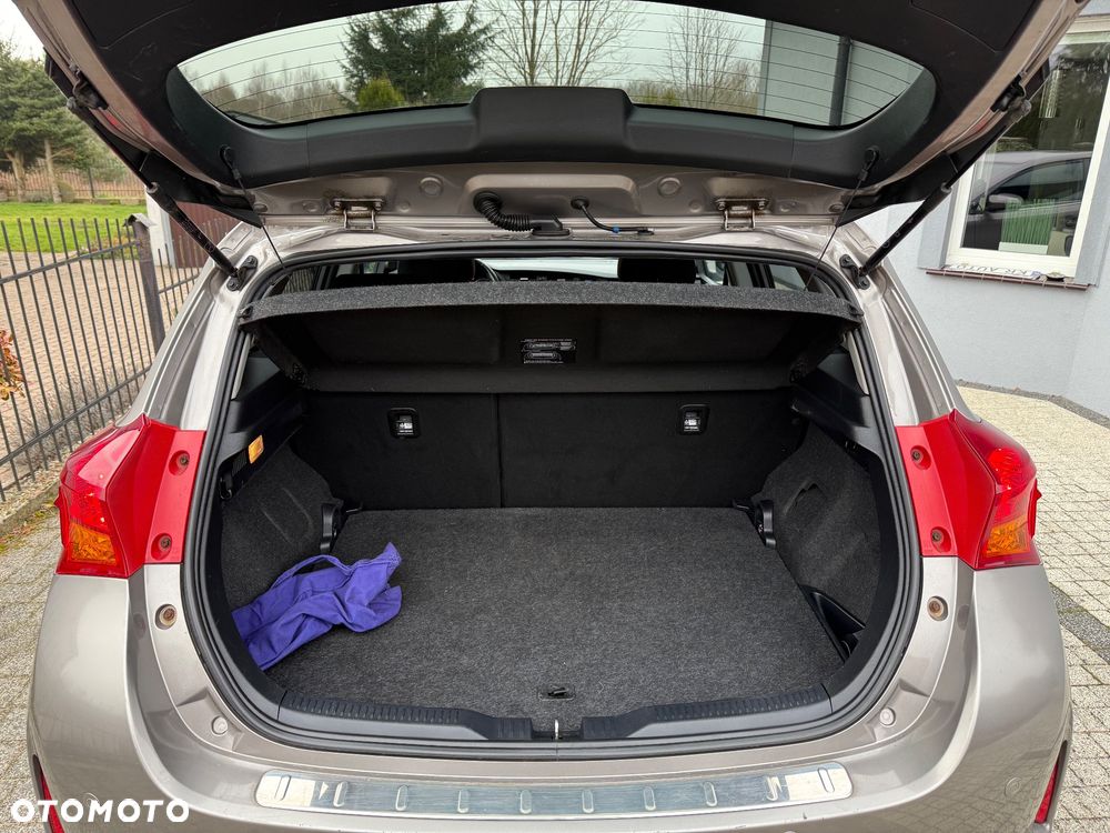 Toyota Auris 2.0 D-4D Prestige - 11