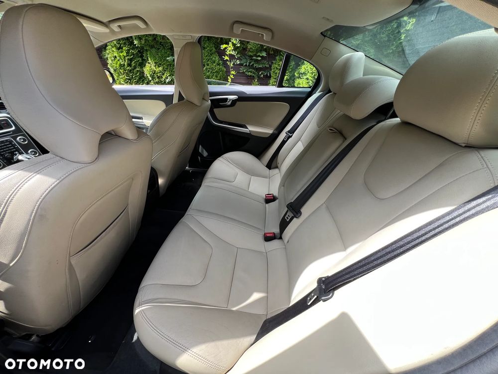 Volvo S60 - 11