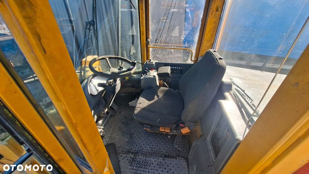 Volvo L 120 E 4X4 - 9