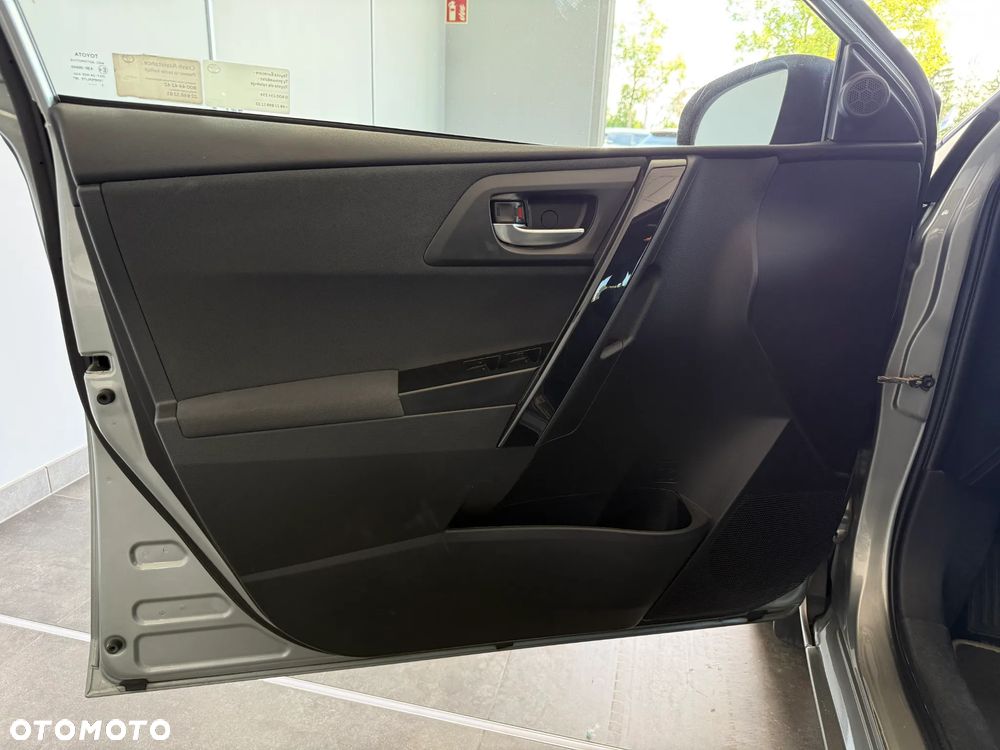 Toyota Auris Hybrid 135 Premium - 11