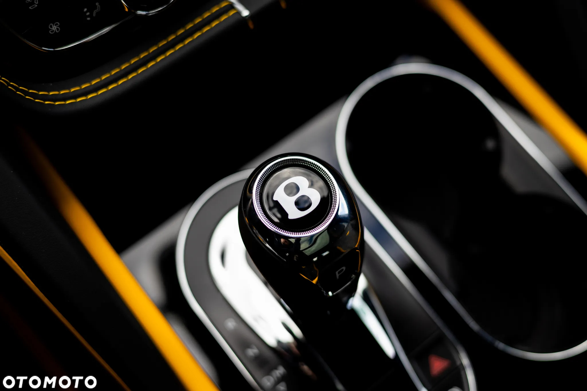 Bentley Bentayga - 13