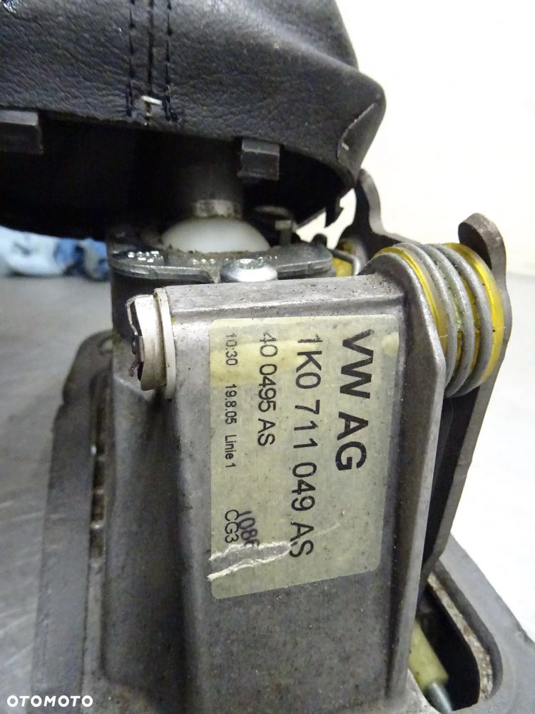 VW GOLF V HB 5D 1.9TDI LEWAREK WYBIERAK BIEGÓW 1K0711061A 1K0711049AS - 4