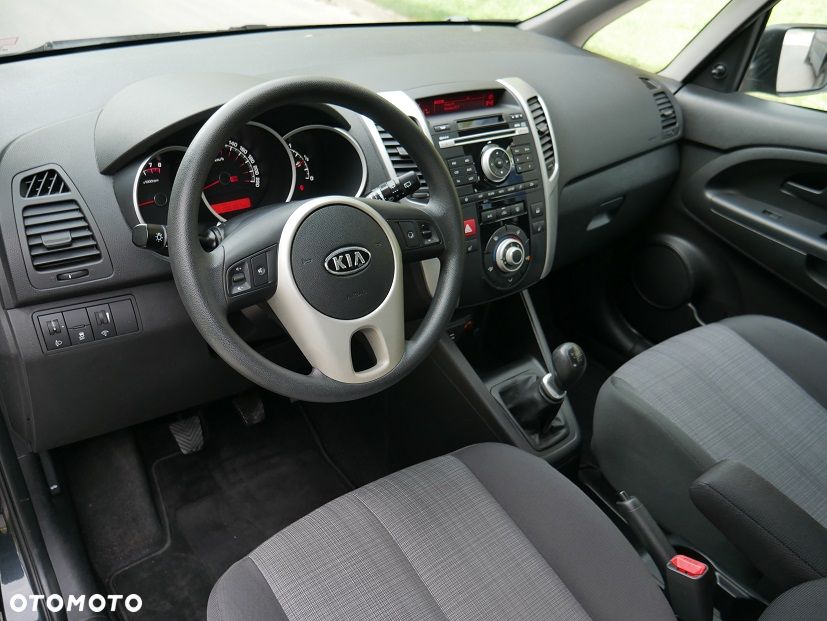 Kia Venga - 11