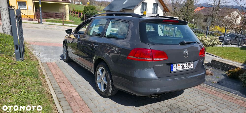 Volkswagen Passat - 4
