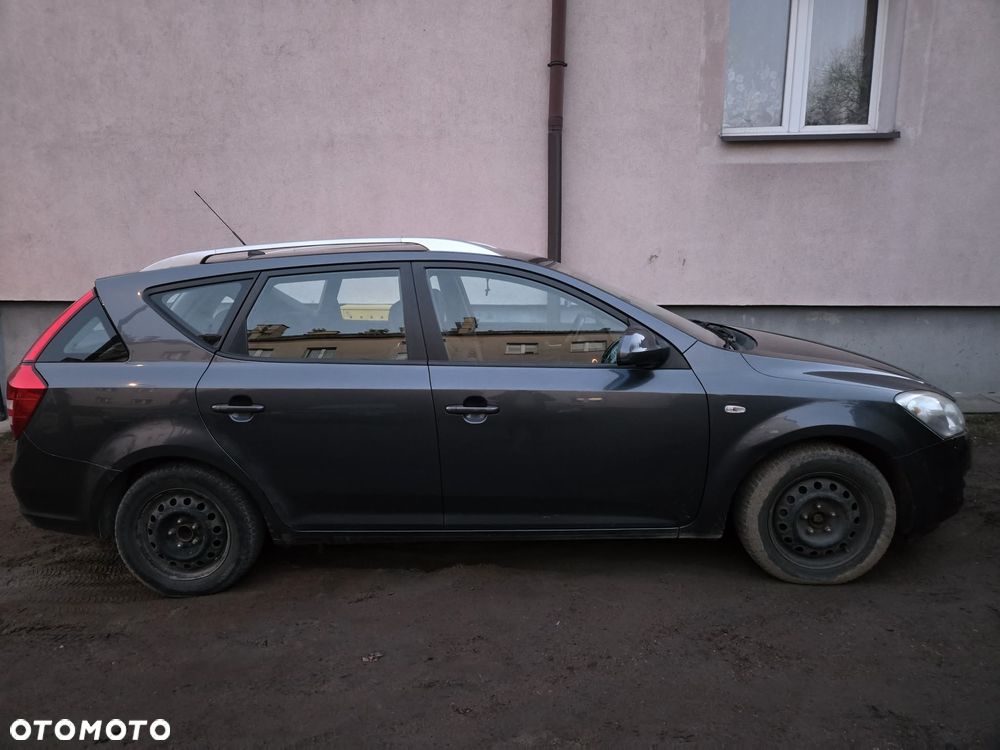 Kia Ceed - 6