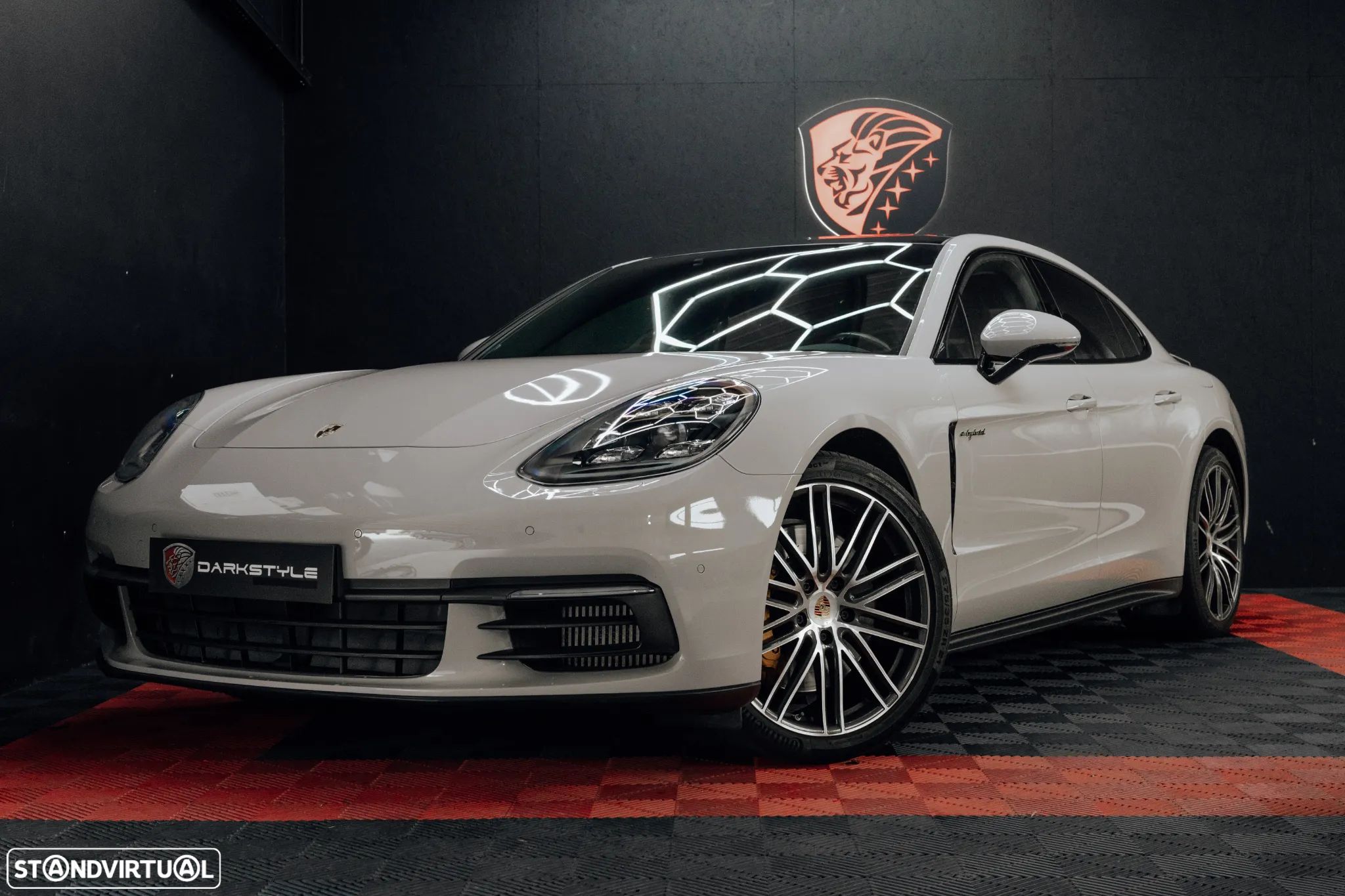 Porsche Panamera 4 E-Hybrid - 1