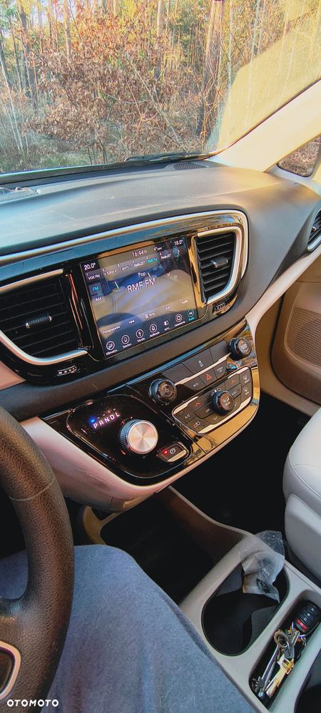 Chrysler Pacifica - 10