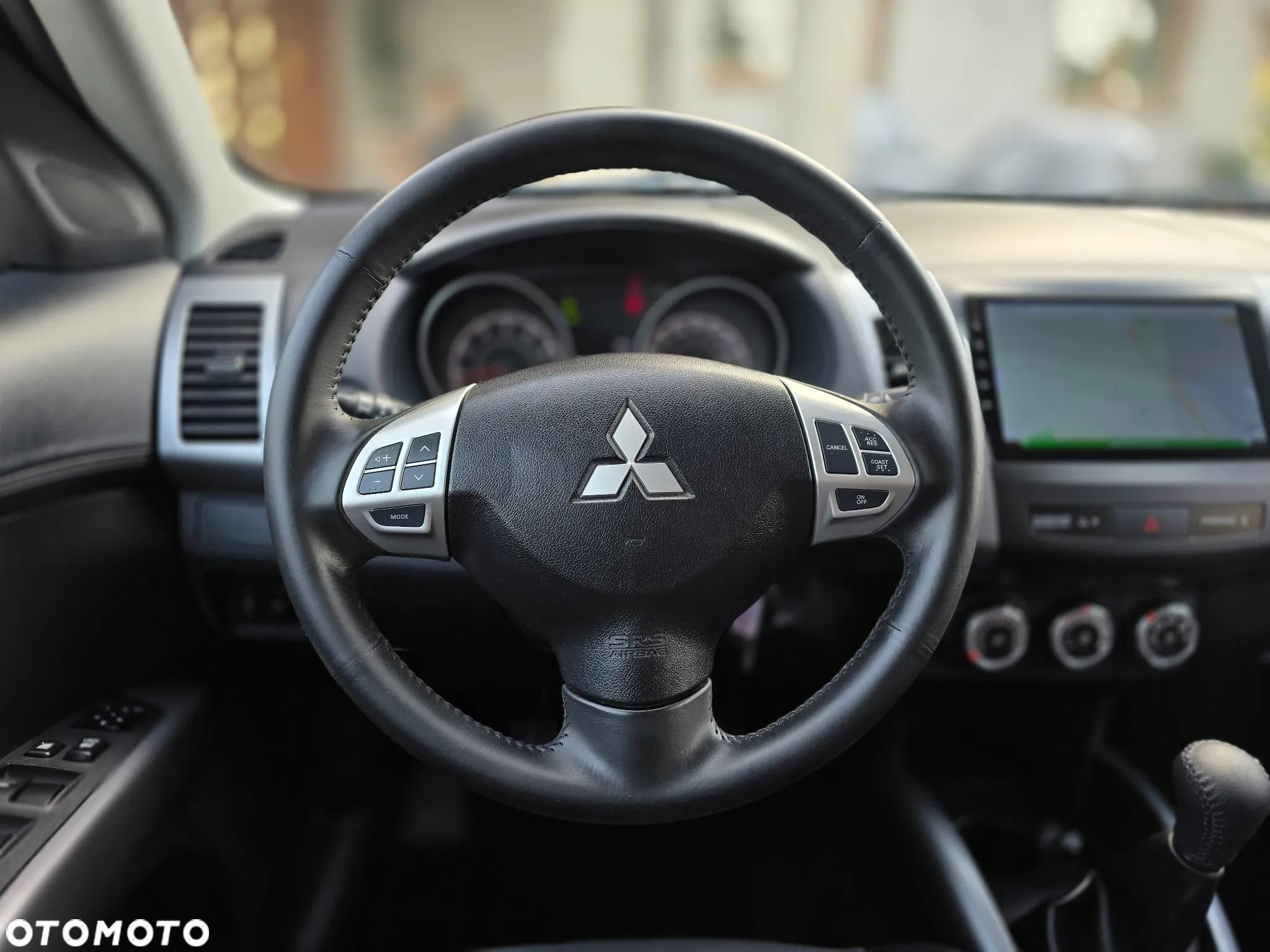 Mitsubishi Outlander - 25