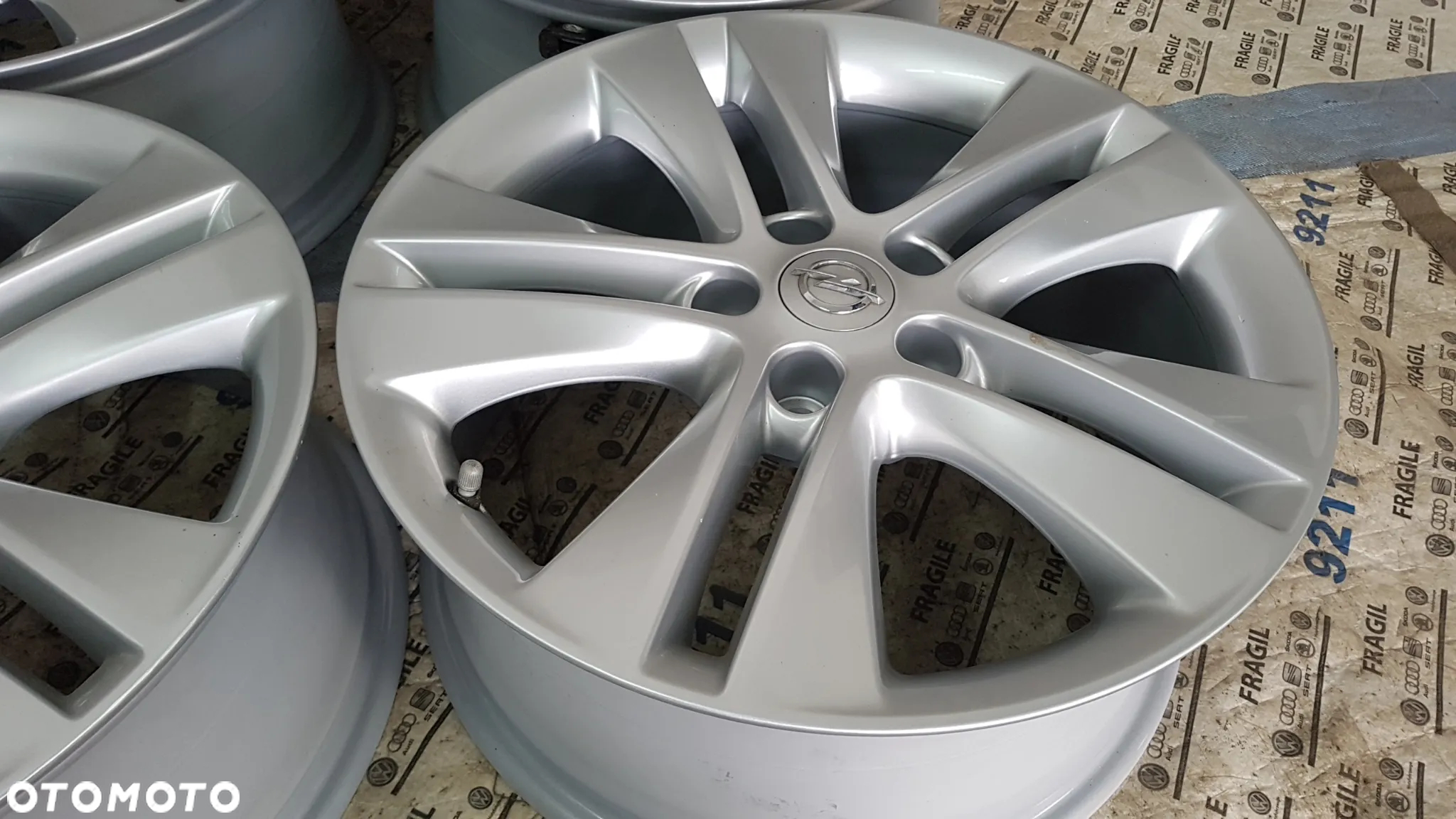 FELGI ALUMINIOWE ORYGINAŁ GM OPEL INSYGNIA B ASTRA J ZAFIRA C  8jx18  ET46 5x115 TPMS - 5