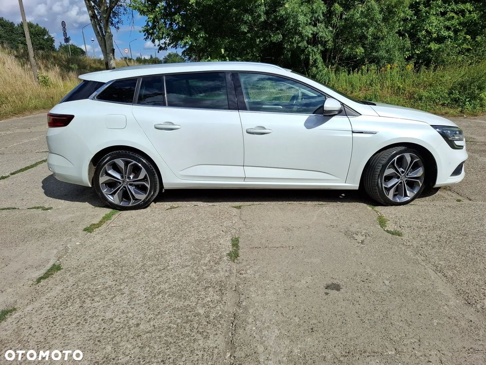 Renault Megane 1.5 Blue dCi Intens - 9
