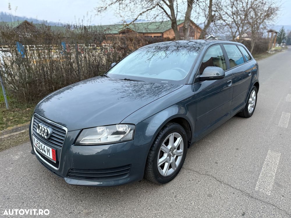 Audi A3 2.0 TDI Sportback DPF S tronic Ambiente - 2