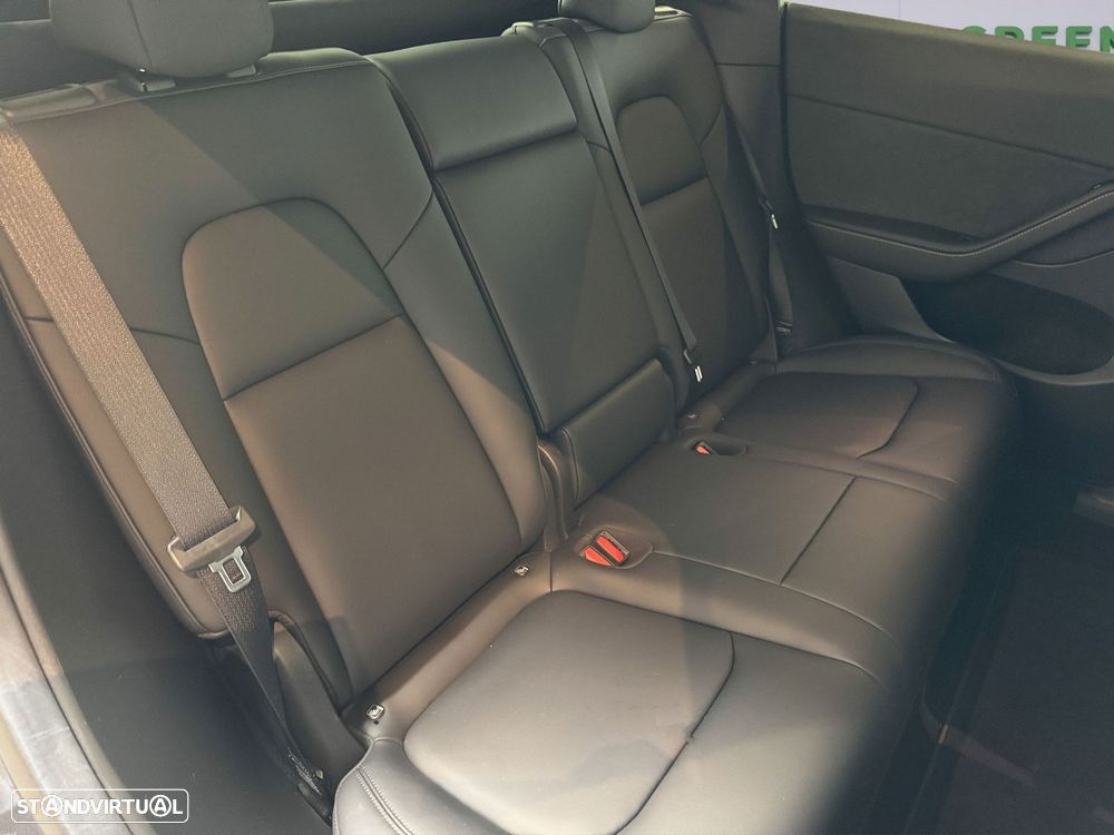 Tesla Model Y RWD - 10