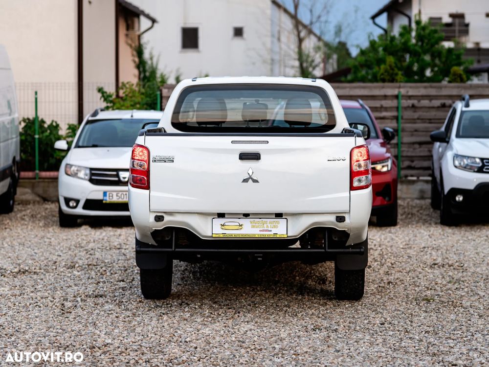 Mitsubishi L200 Double Cab M/T Intense - 13