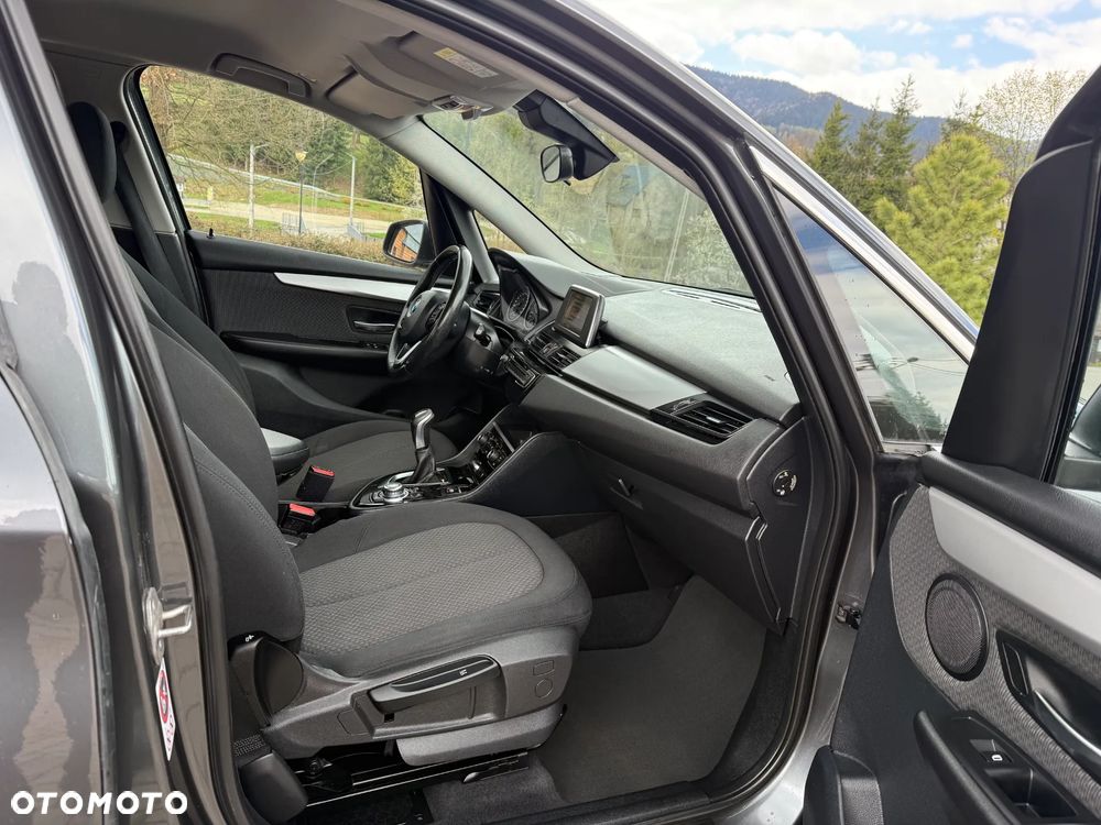BMW Seria 2 216d - 12
