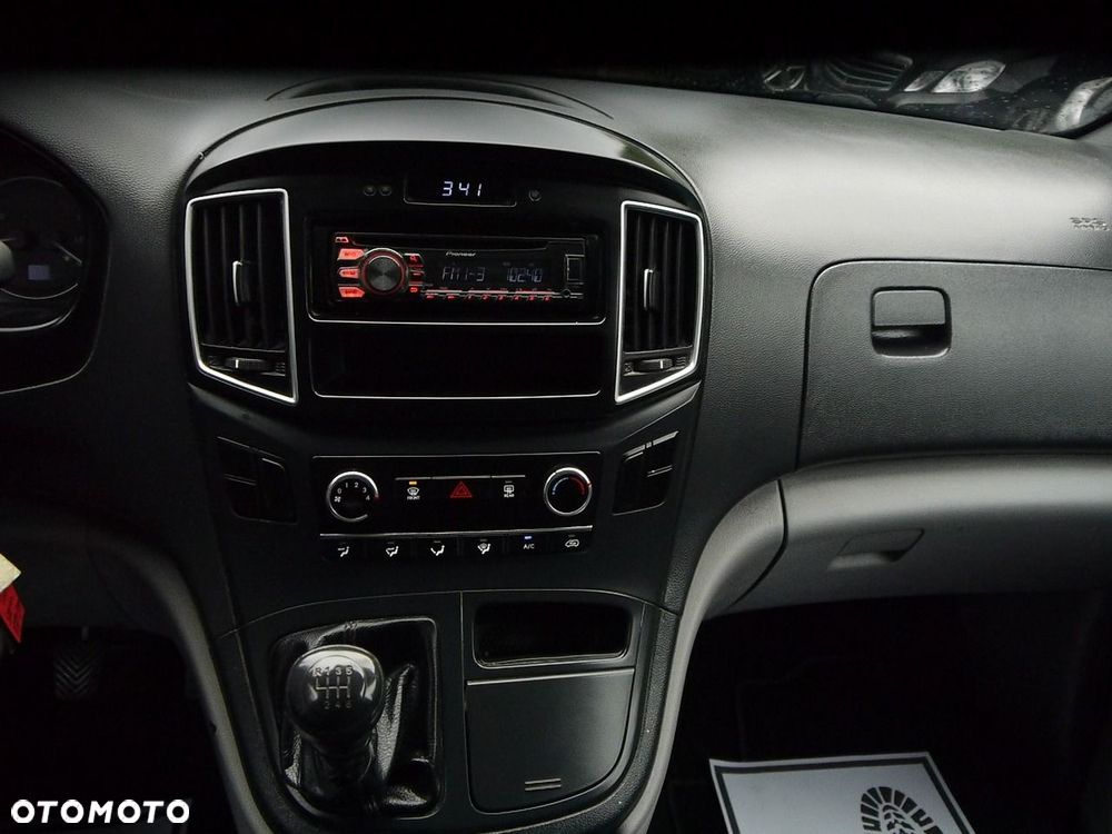 Hyundai H-1 - 25