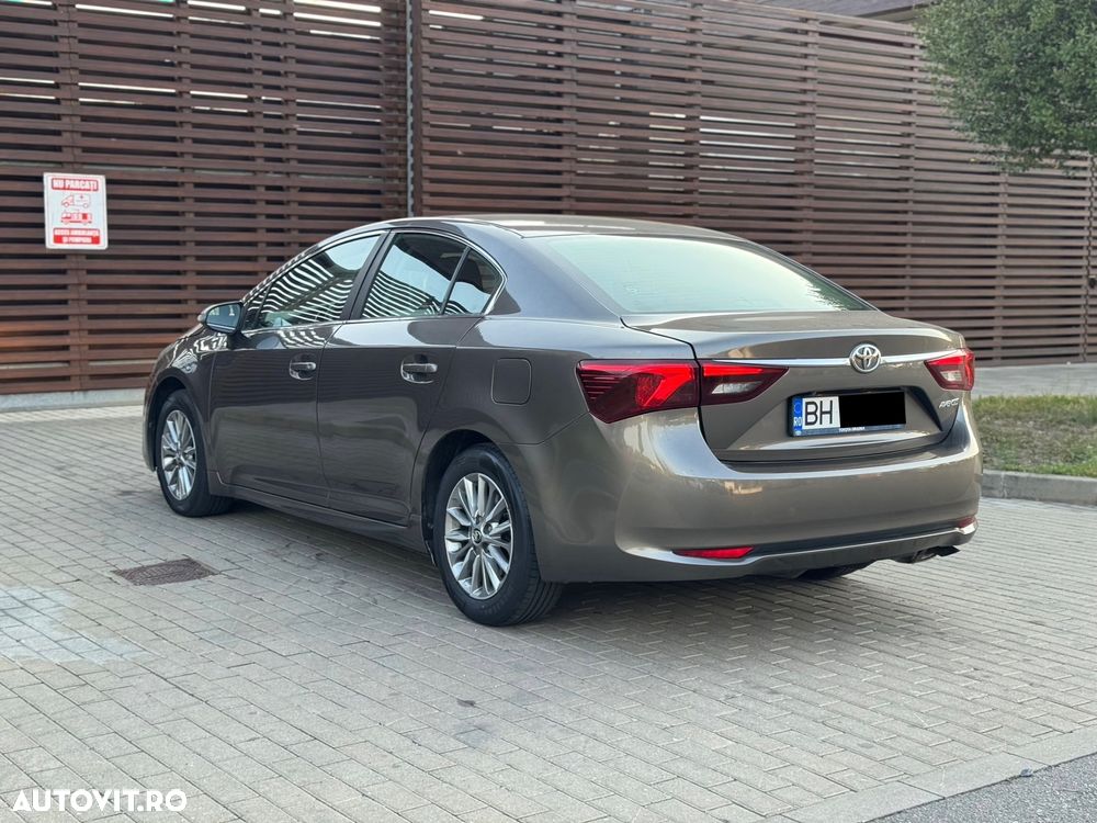 Toyota Avensis 1.8 Executive - 4