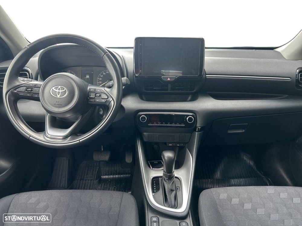 Toyota Yaris - 10