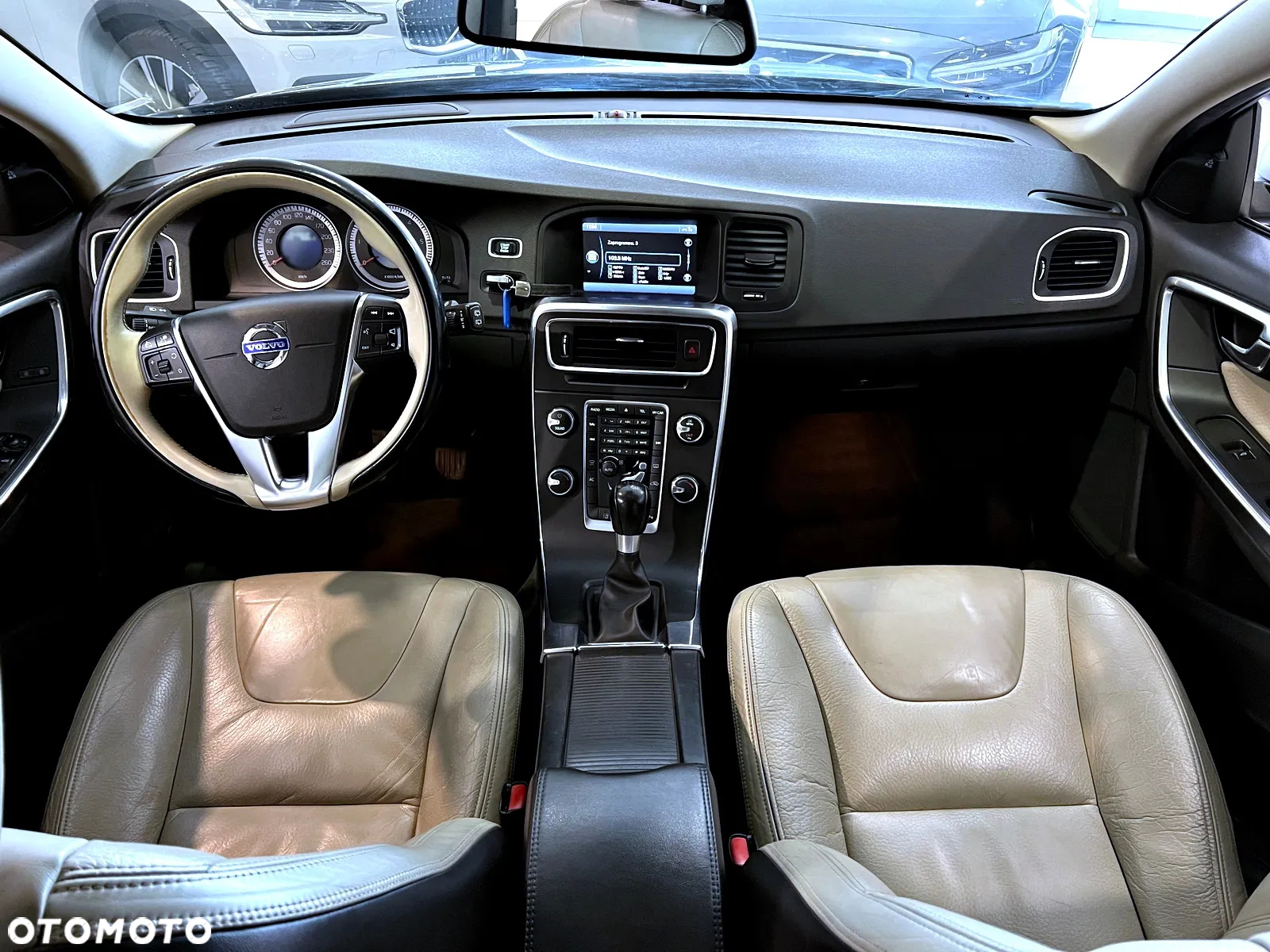 Volvo V60 D5 Summum - 18