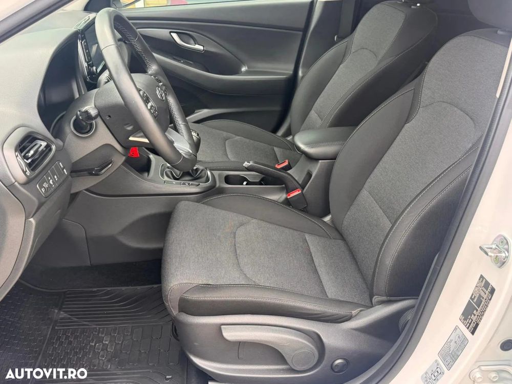 Hyundai i30 1.5 110CP M/T Highway - 10