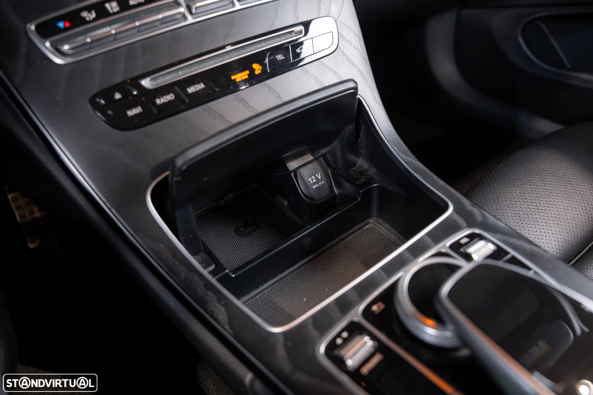 Mercedes-Benz C 220 d Cabrio 4Matic 9G-TRONIC AMG Line - 25