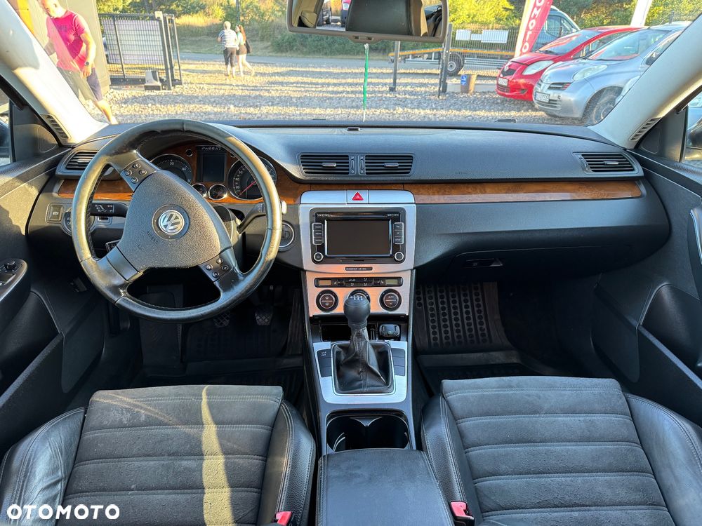 Volkswagen Passat 2.0 TDI Highline - 18