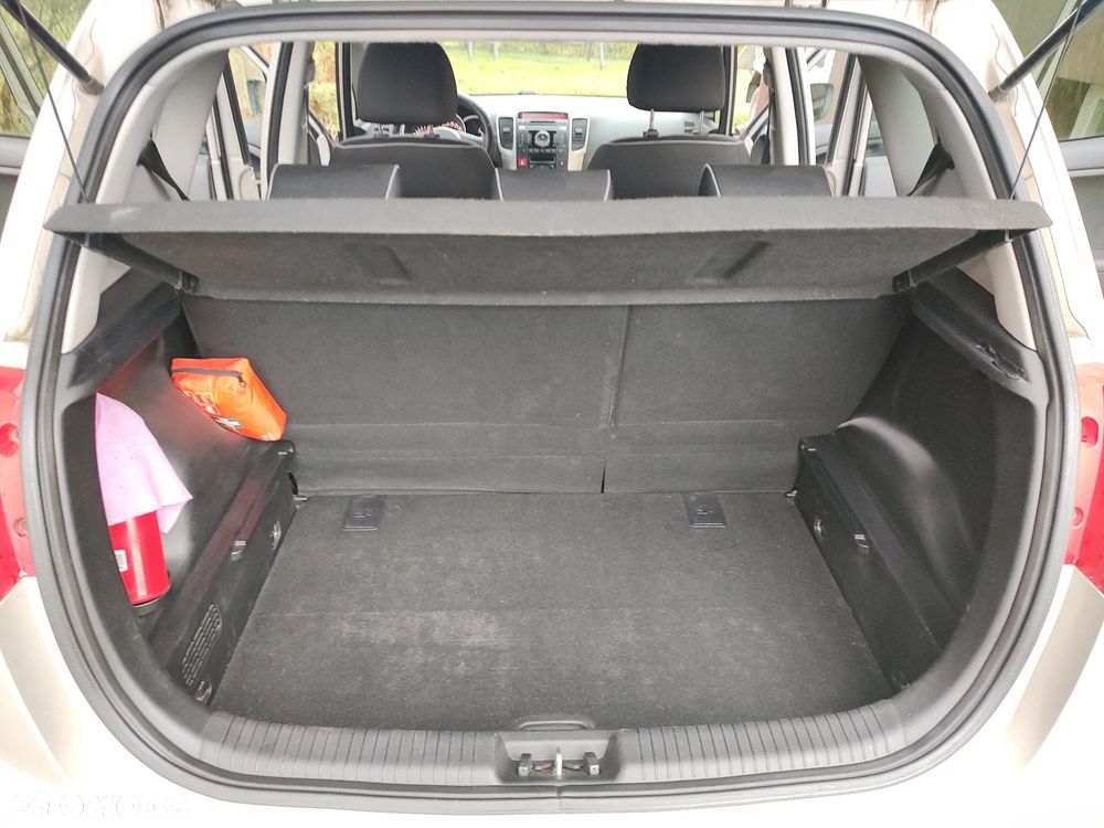 Kia Venga 1.4 L - 13