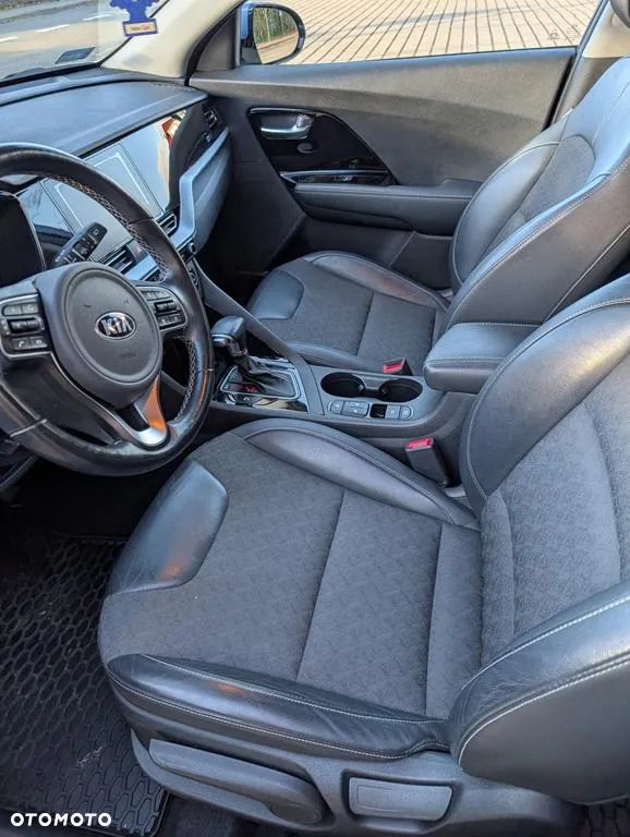 Kia Niro 1.6 GDI Hybrid L - 12