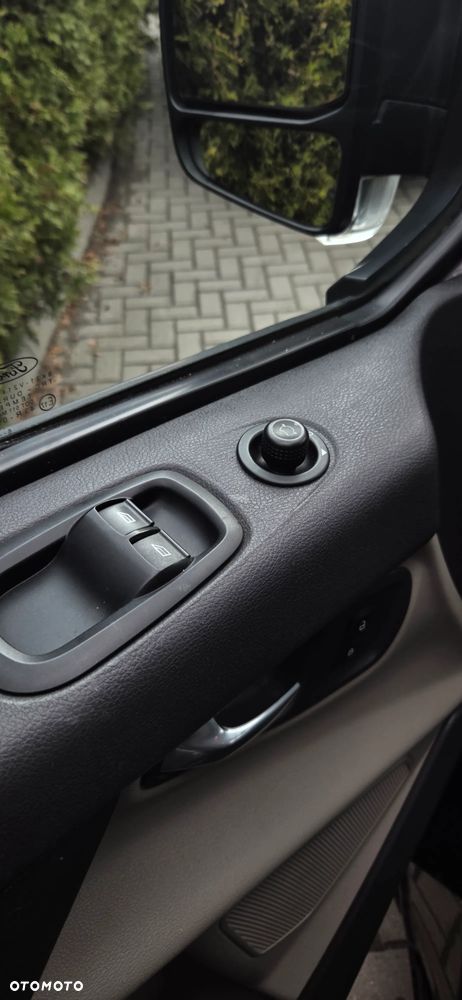 Ford TRANSIT CUSTOM - 24