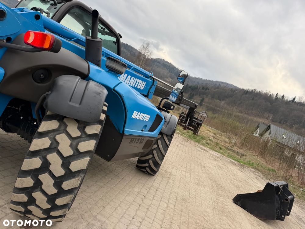 Manitou MT932 Ładowarka Teleskopowa dźwig wózek 9m. UDŹWIG 3,2 tony. Przebieg 2760 MTG jak Nowa z SALONU 2014rok z Norwegii z Gospodarstwa rolnego. Silnik PERKINS 100km. Serwisy w Dekra! Widły i łyżka. Ani deka luzu czy wycieku. OKAZJA! Jazda REWERS + 4 biegi. Skręt 3 tryby. - 18
