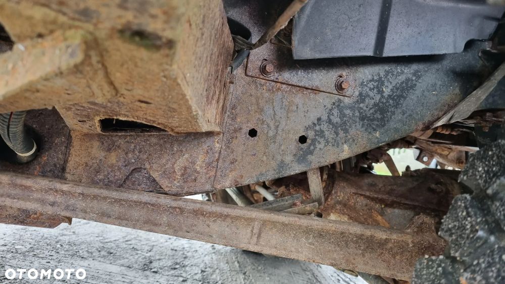 Land Rover Defender - 16